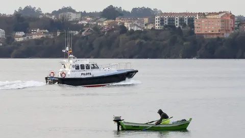 Lancha de practicaje en la Ría de Ferrol